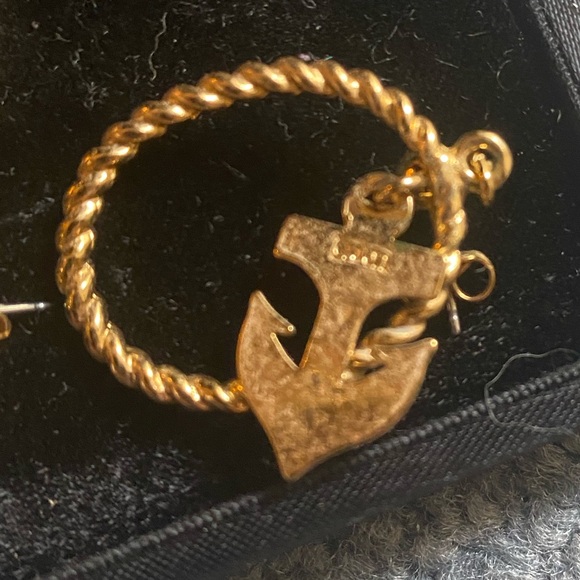 Vintage Avon Nautical Anchor Gold Tone Cream and Red Enamel Pierced Earrings - Picture 3 of 3